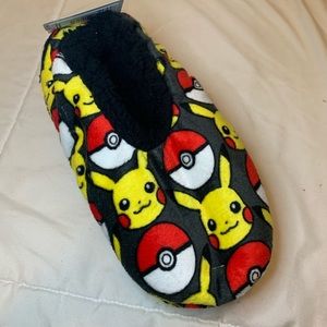 Kids Pokémon Slippers! NWT!